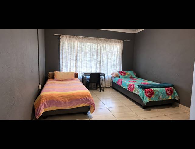 4 BEDROOM FREESTANDING FOR SALE IN VANDERBIJLPARK CE 2